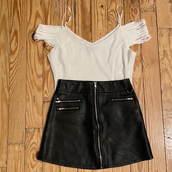 Like-new Naked Zebra Cold Shoulder Top in White - Picture 8 of 8